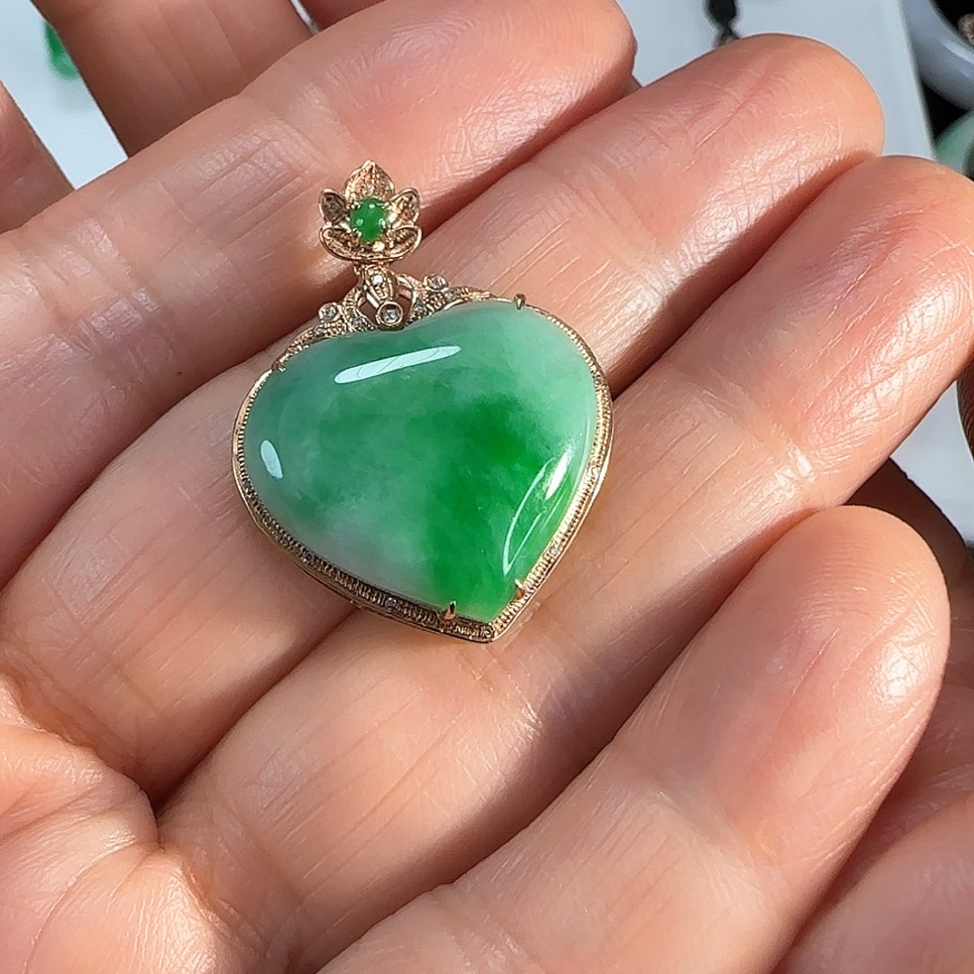 翡翠颈饰18K金镶嵌吊坠