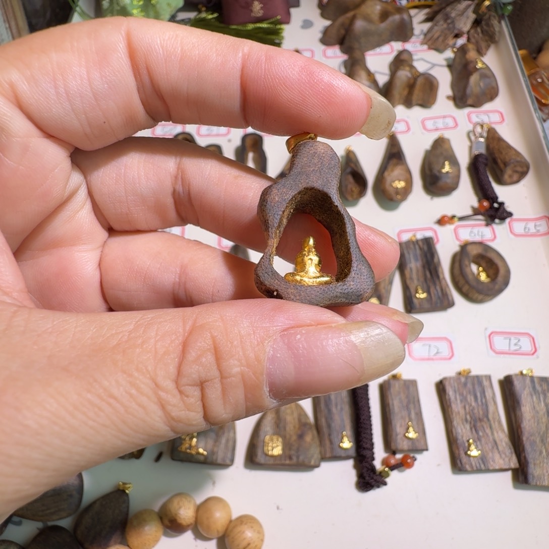 半***？奇楠沉香小吊坠。。