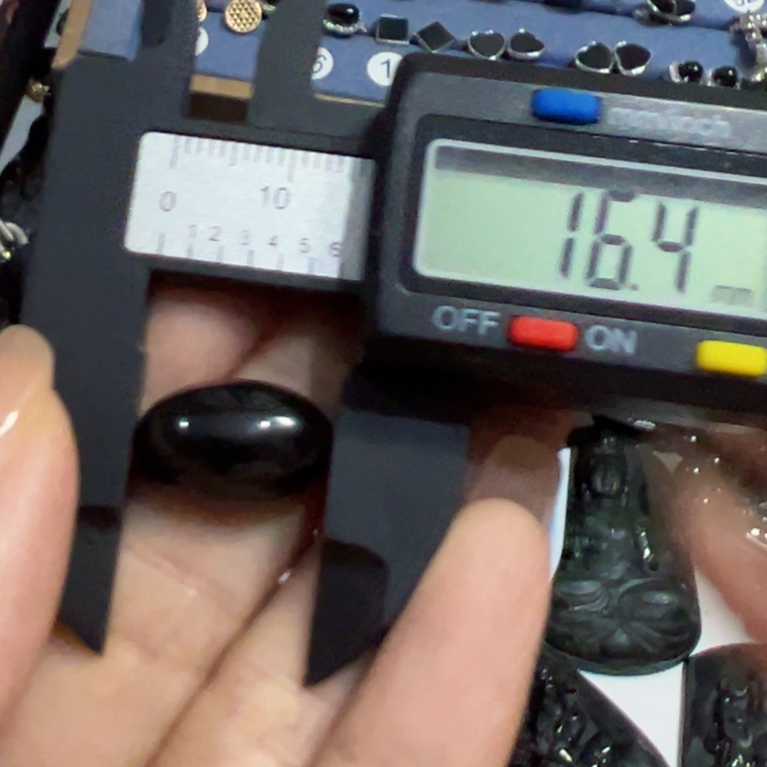 李***飞翡翠裸石墨翠蛋面裸石