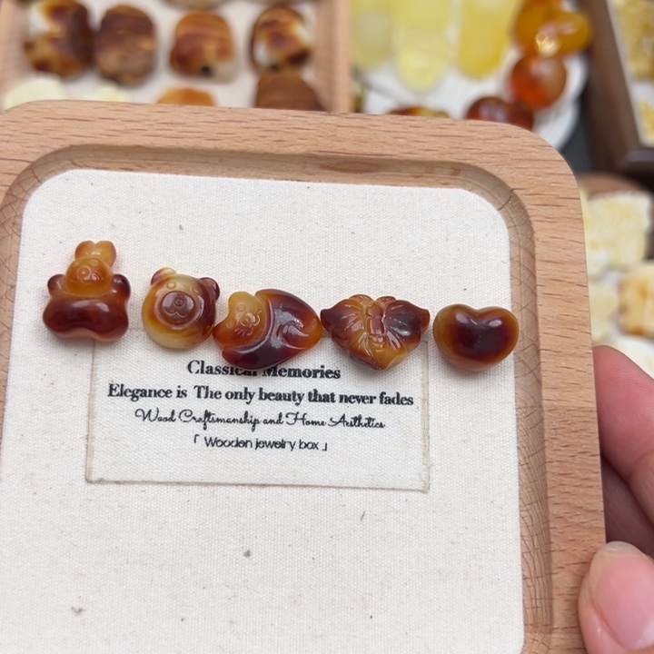 琥珀未镶嵌裸石琥珀