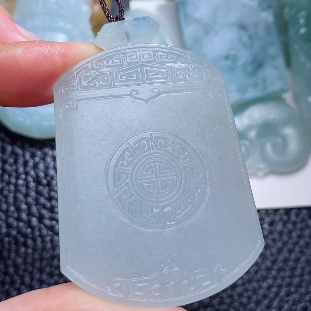 未镶嵌定制翡翠毛货付款后确认抛光