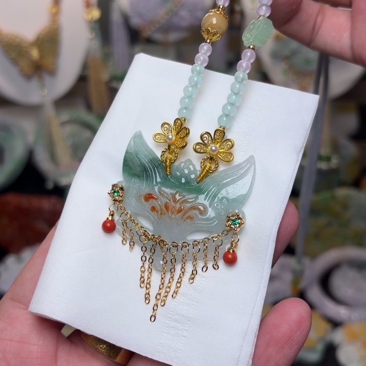 翡翠未镶嵌颈饰吊坠