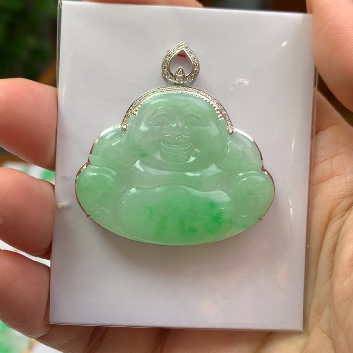 翡翠颈饰18K金镶嵌翡翠吊坠