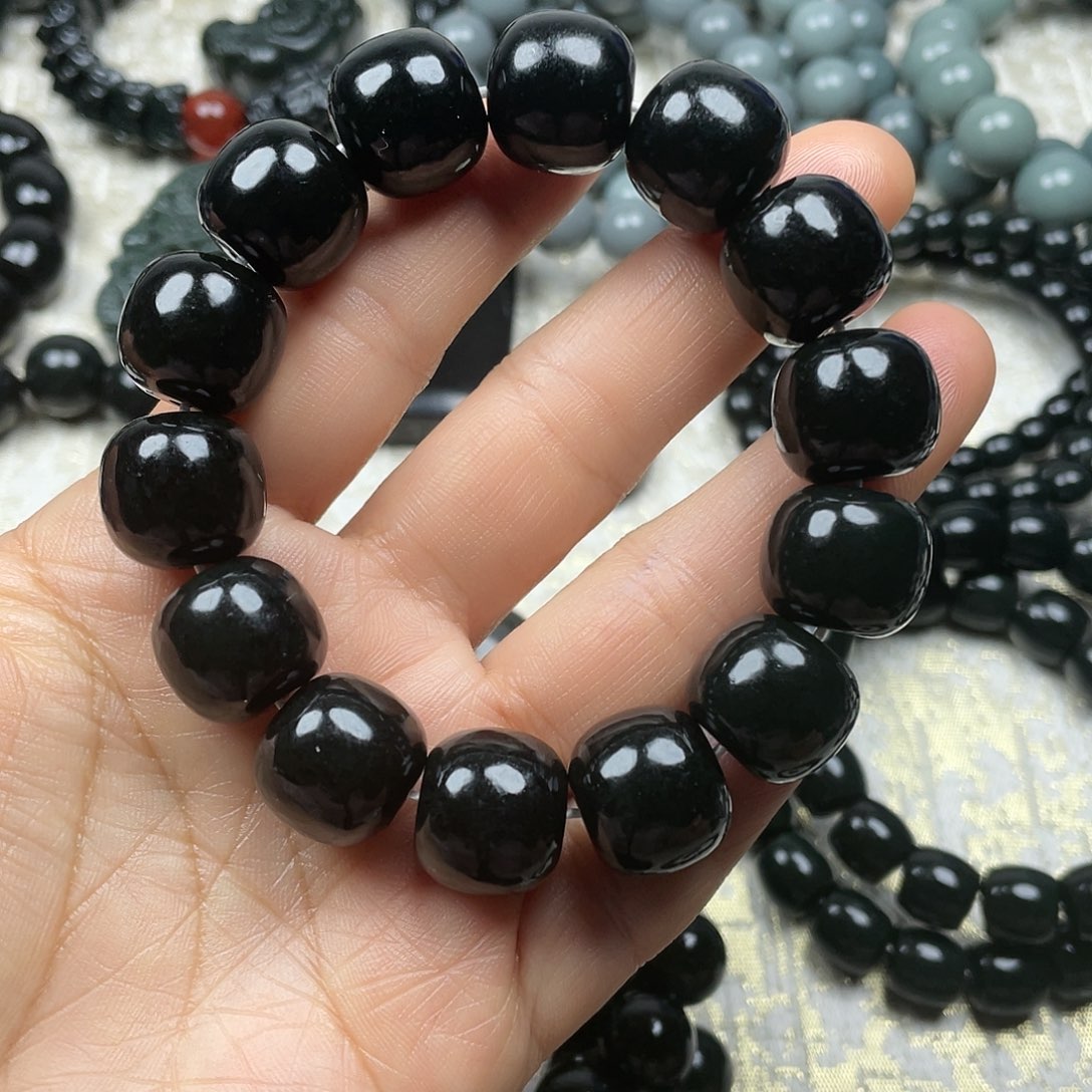 阿***敏和田玉未镶嵌手串卡16老型