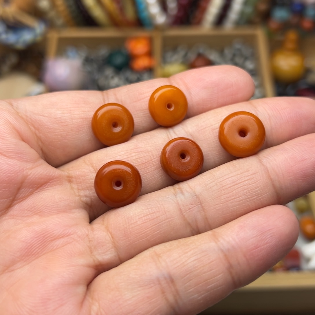 蜜蜡裸石未镶嵌12mm老蜡扣子多样性发其中一颗