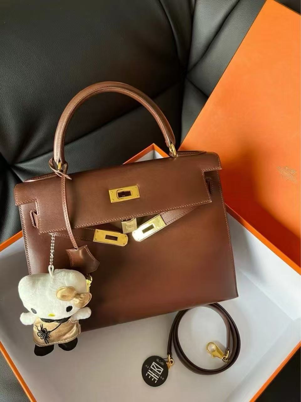 95新 Hermes/爱马仕 焦糖棕巧克力金扣kelly28 box皮 11244166