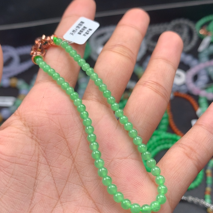 翡翠手镯未镶嵌卡
