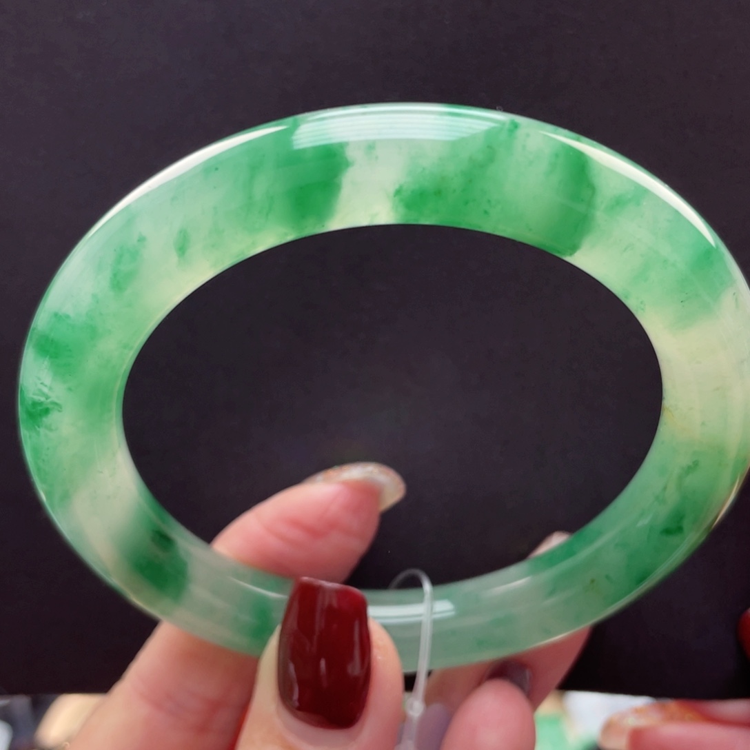 石英质玉手镯未镶嵌熊****大