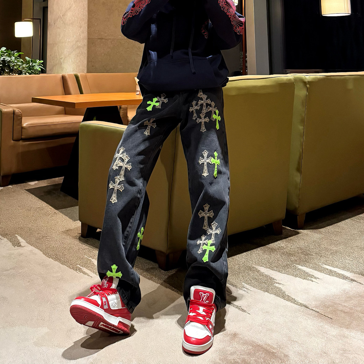 豹纹梵文25ss新款豹纹拼皮十字架轻奢时尚休闲牛仔裤(男女同款）