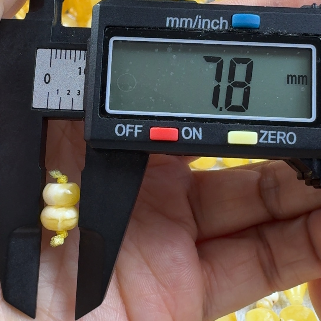 蜜蜡未镶嵌裸石12杂