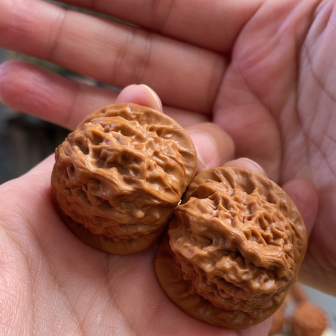 桃核把件37×37尺精修打底瓷娃娃CN300