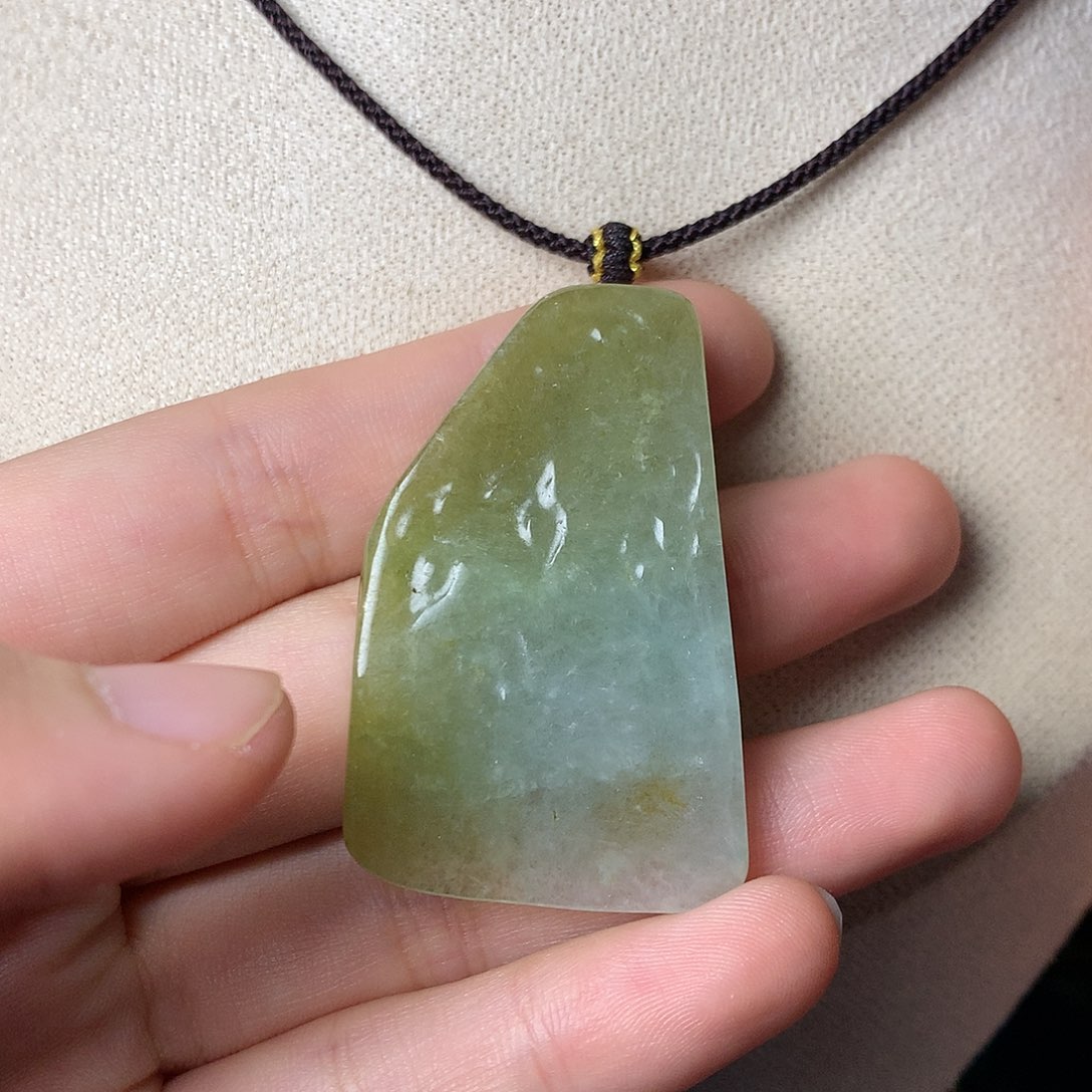 翡翠颈饰未镶嵌吊坠