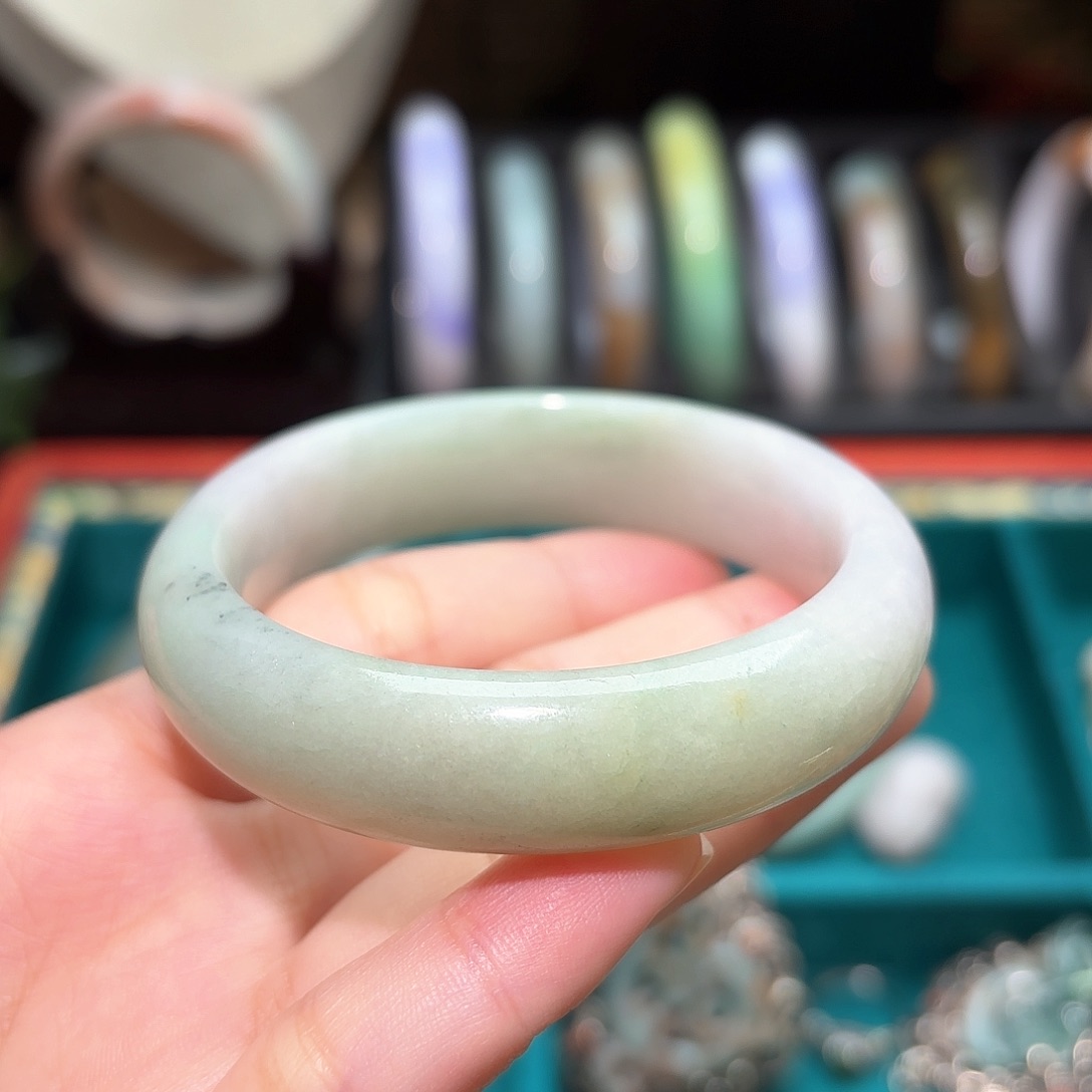 翡翠手镯未镶嵌正圈青草色翡翠手镯