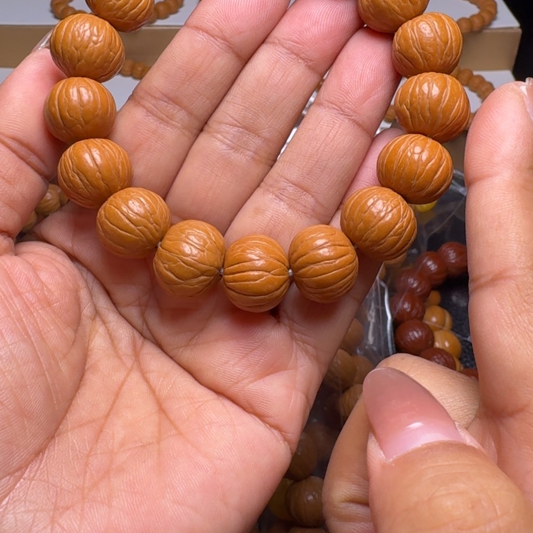 吊坠桃核聚宝盆猴头