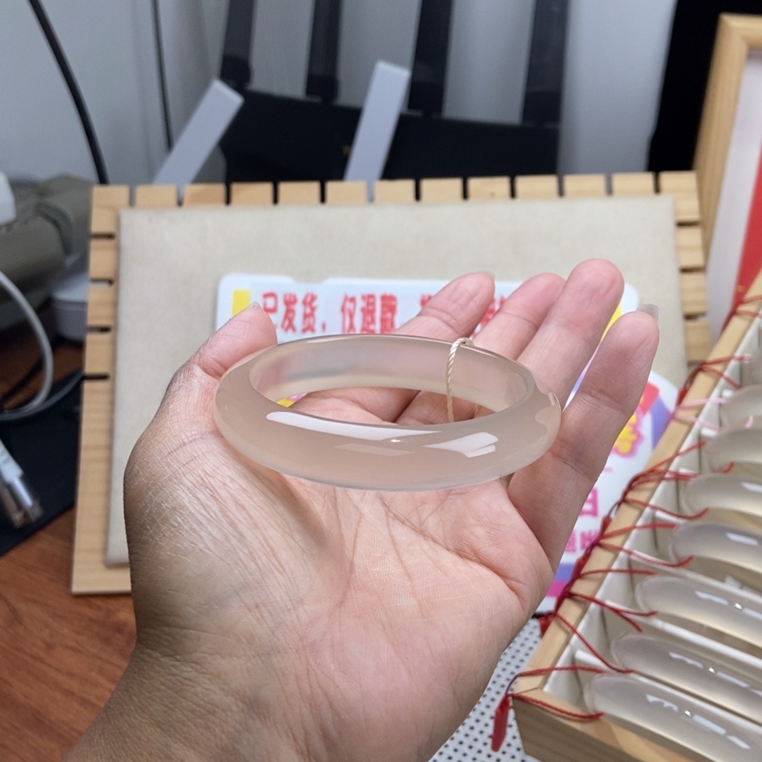 玛瑙/玉髓手镯未镶嵌纹理