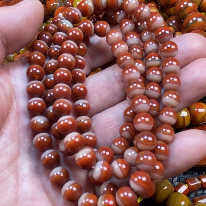 未镶嵌颈饰玛瑙/玉髓草*?