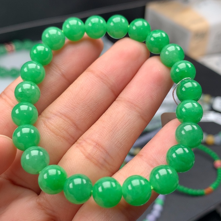 翡翠手镯未镶嵌卡