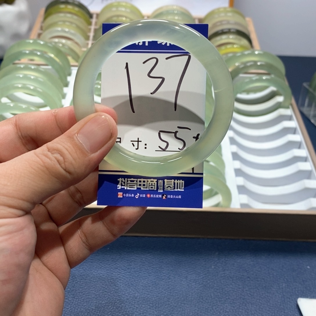 岫玉手镯未镶嵌手镯