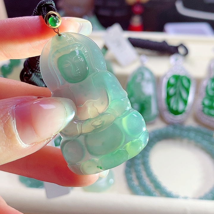 翡翠颈饰18K金镶嵌天然