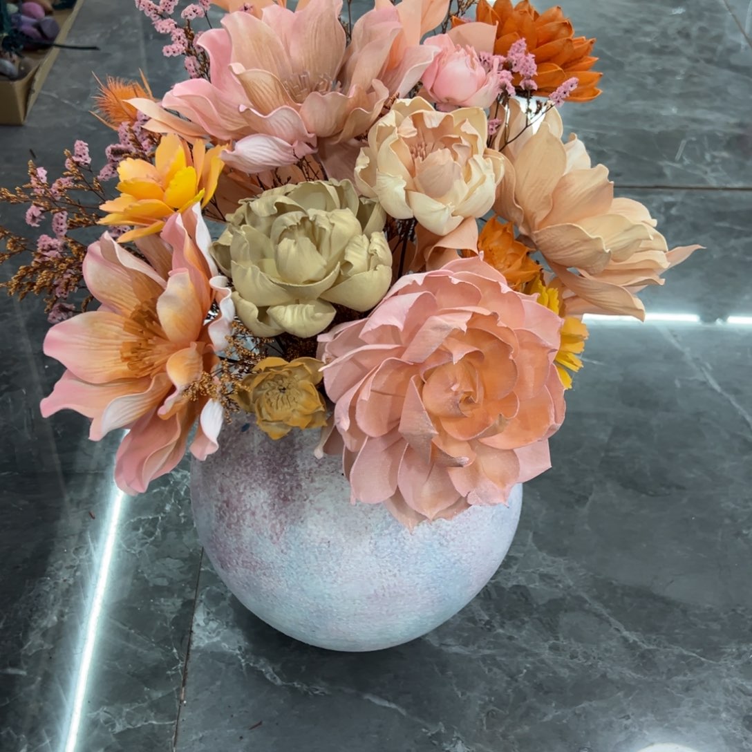 藕粉色系家居瓶插花