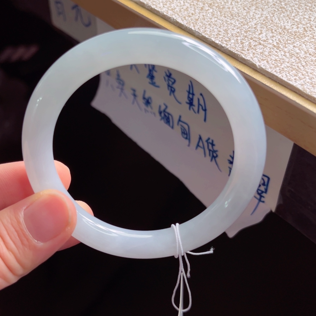 翡翠未镶嵌手镯手镯