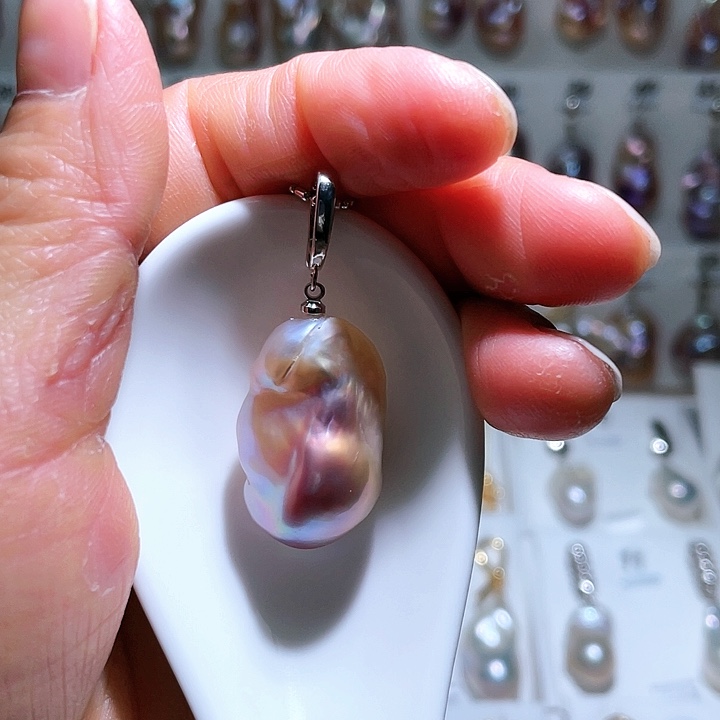 淡水珍珠吊坠(赠链)未镶嵌