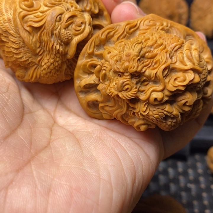 文玩核桃把件没****看龙凤