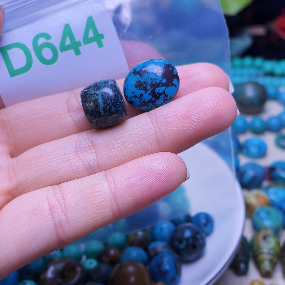 O***鑫十堰原生态绿石头特色配饰