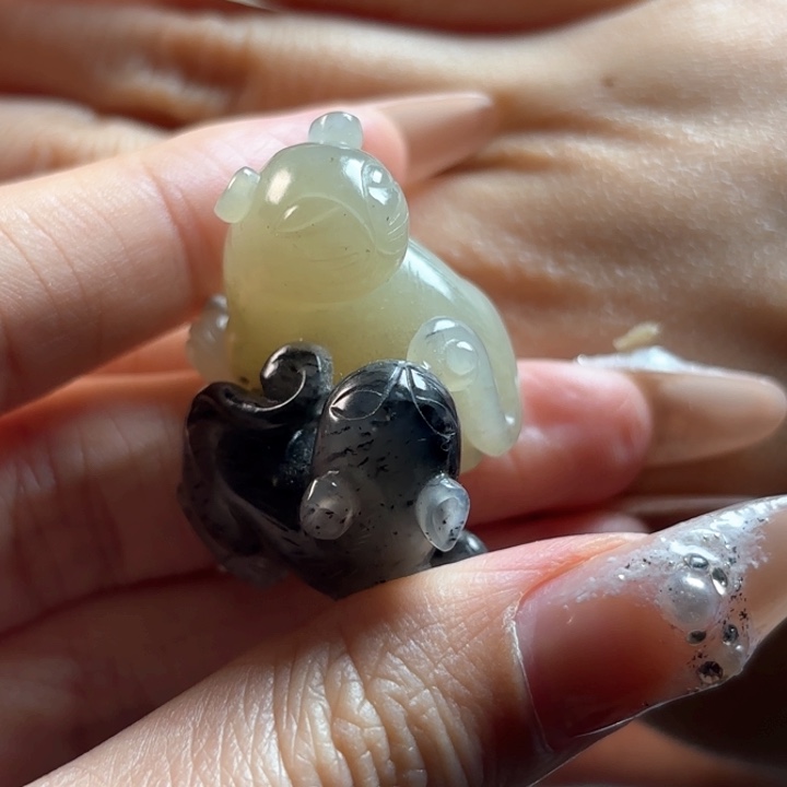 和田玉挂件未镶嵌河****化