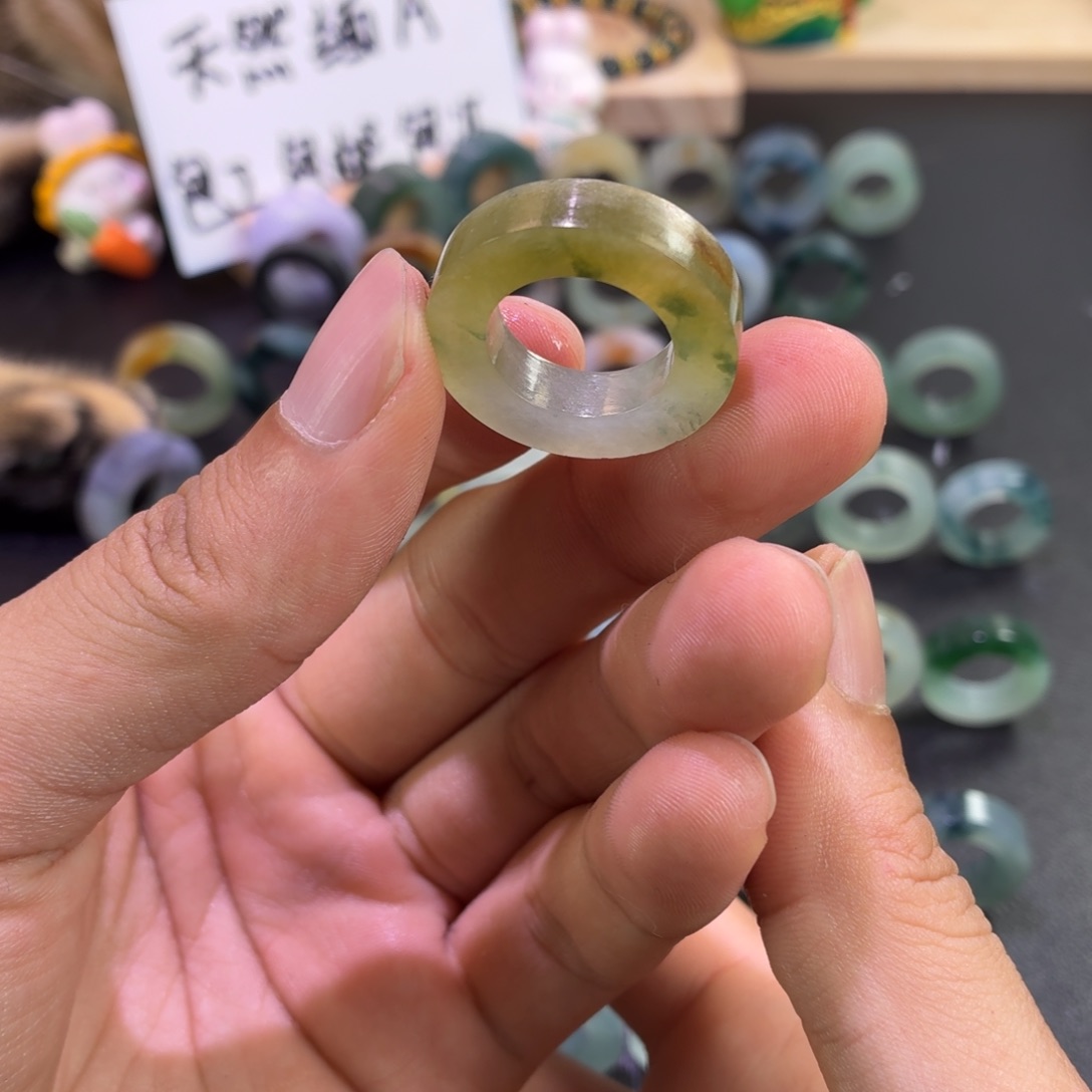 定制翡翠未镶嵌戒指