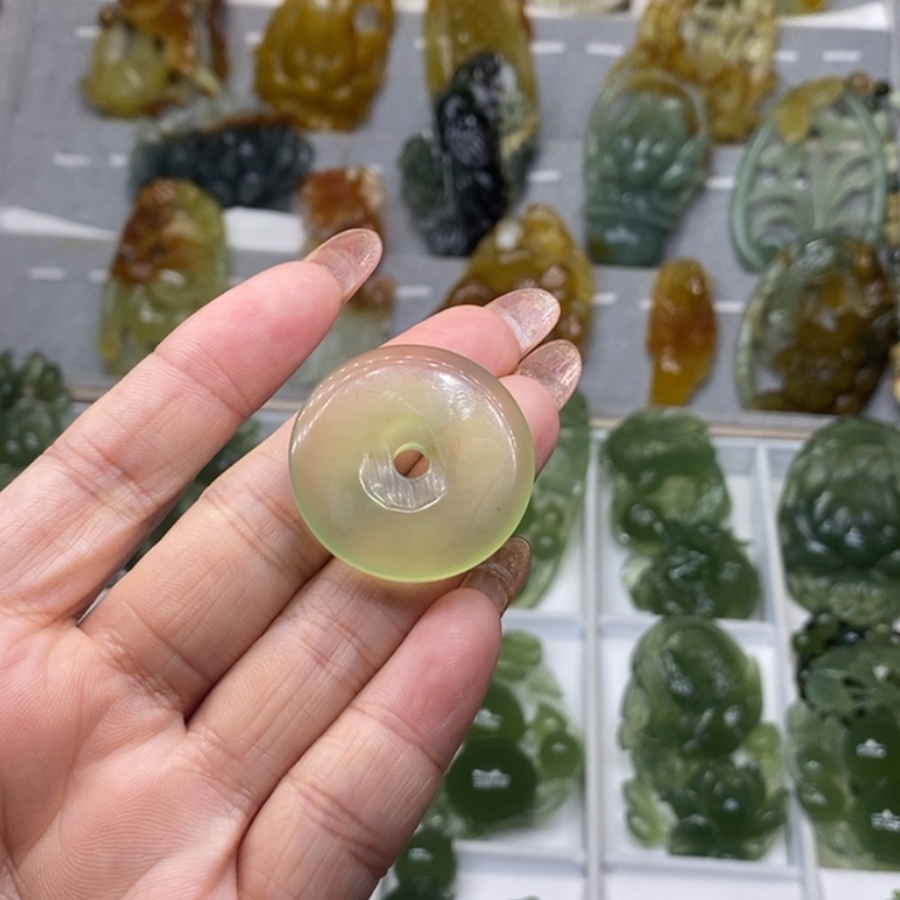 【闪购商品】蛇纹石玉颈饰未镶嵌