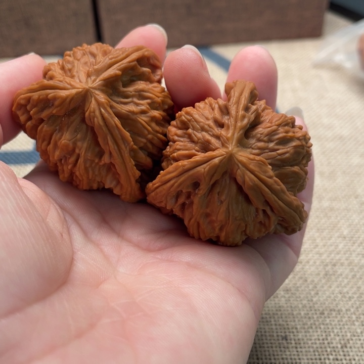 小***边银S925白狮子核桃