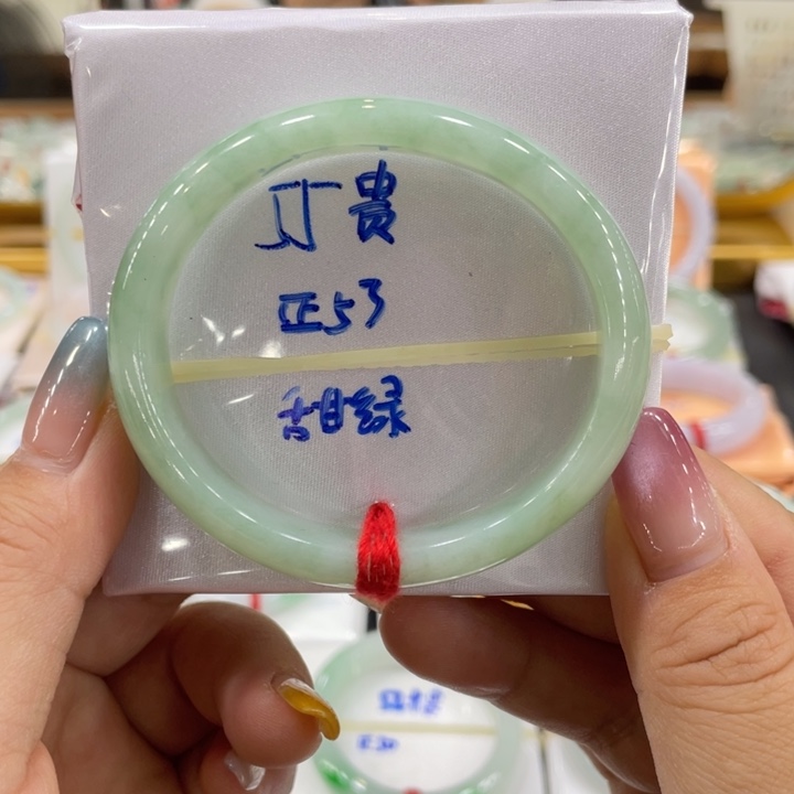 翡翠未镶嵌手镯翡翠