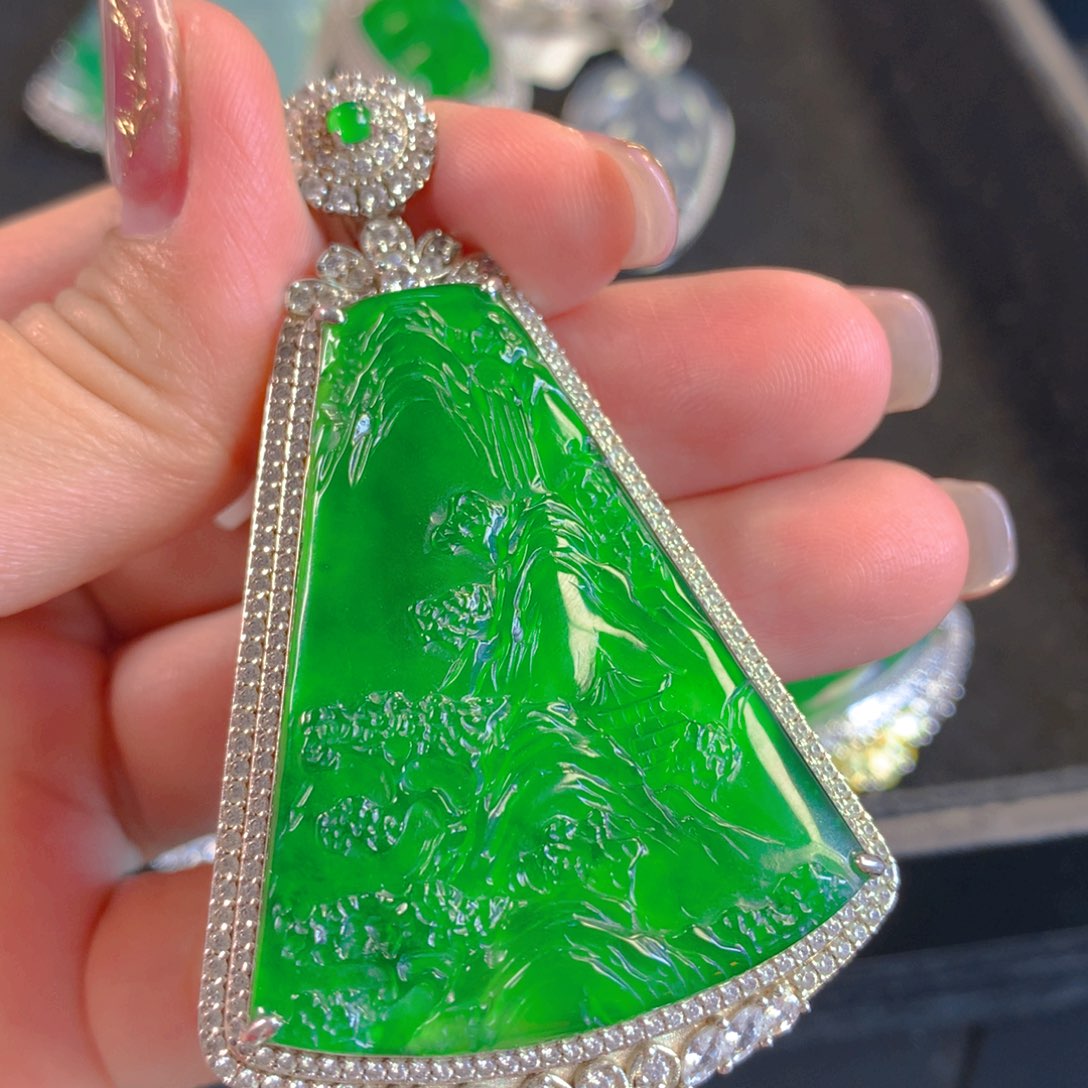 翡翠颈饰银S925镶嵌翡翠