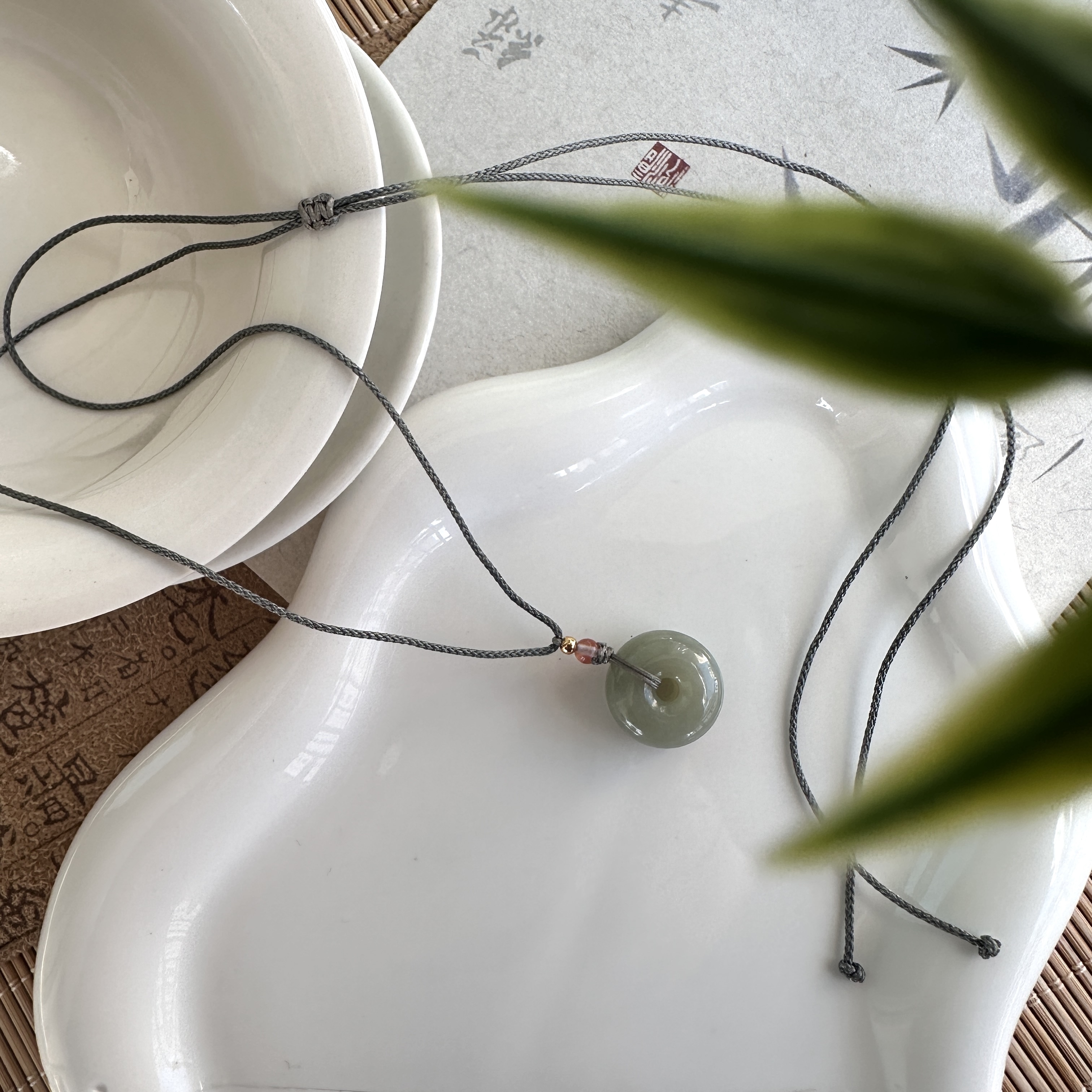 「青玉案」和田玉平安扣项链•链长79 cm大小可调节（颜色多样性发一）