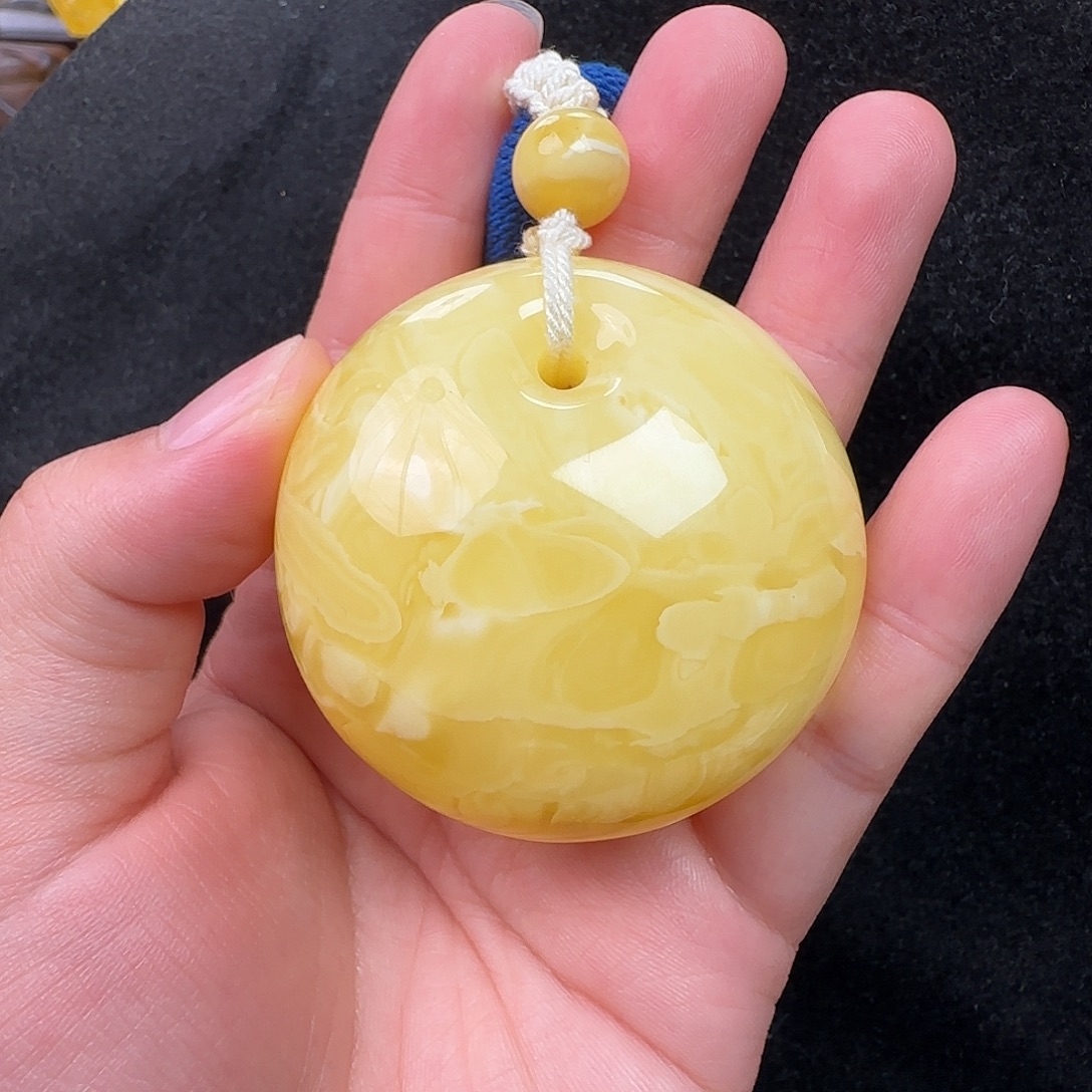蜜蜡未镶嵌珠宝奇石