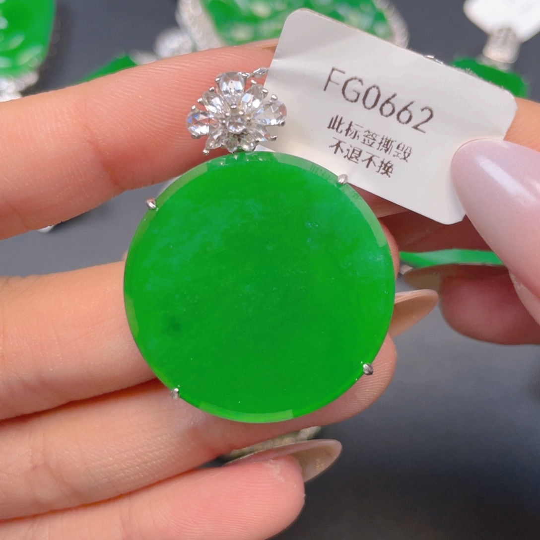 【闪购商品】颈饰银S925镶嵌翡翠翡翠