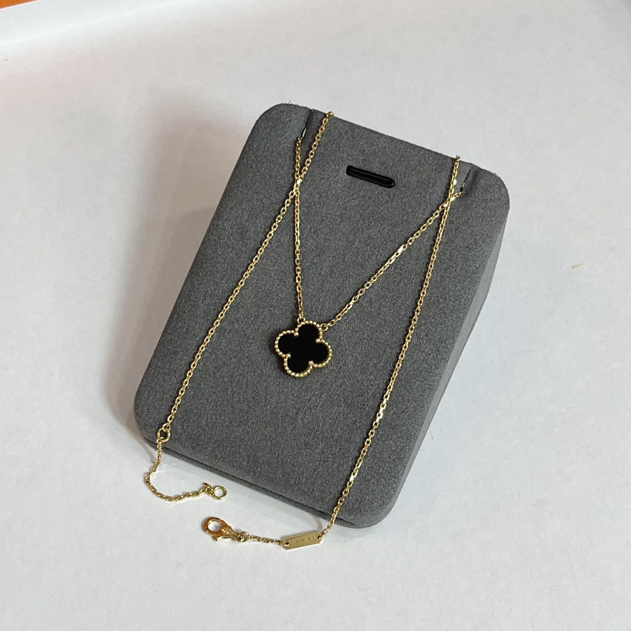 95新 梵克雅宝 【辛河奢品】梵克雅宝 黑中花双面四叶草 项链