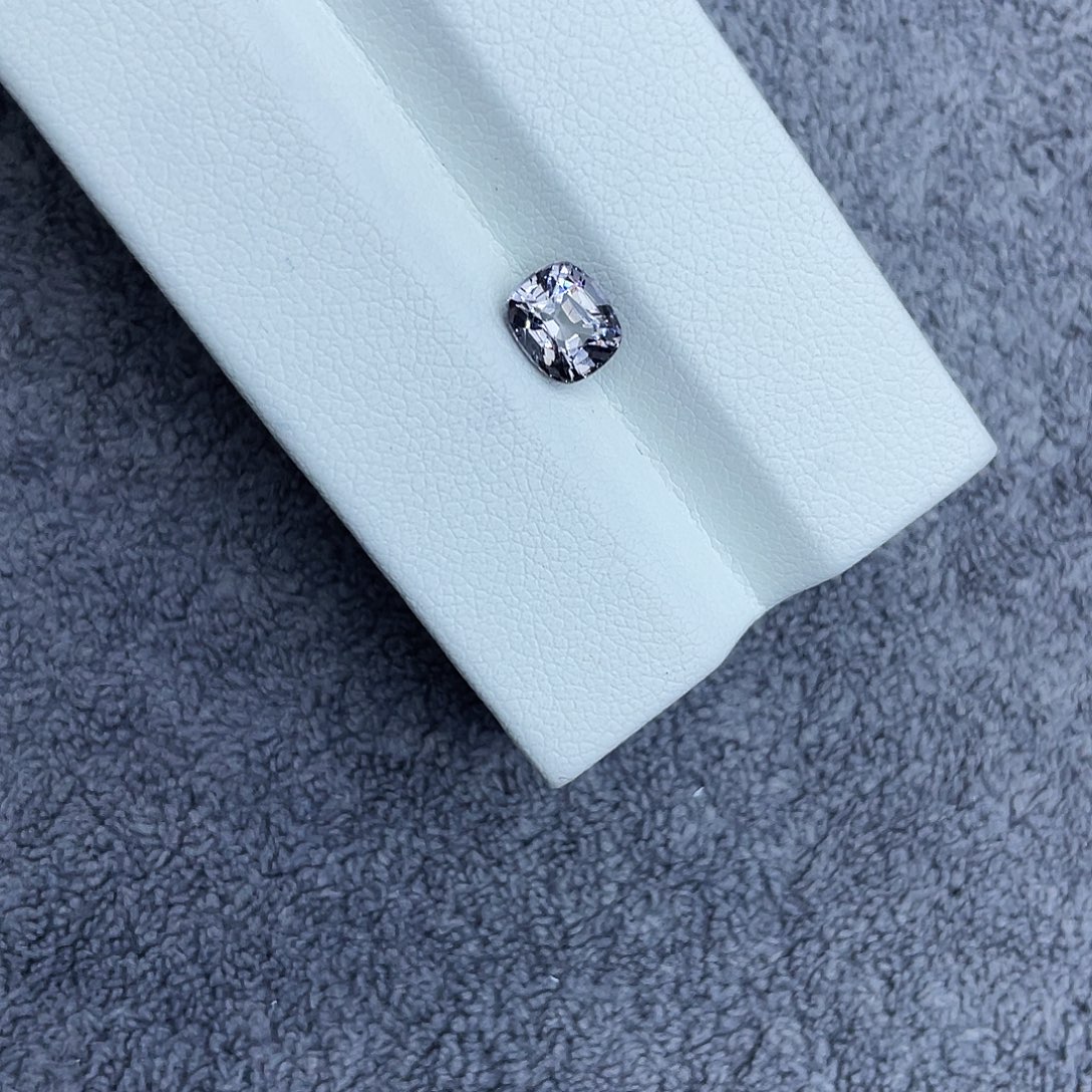 尖晶石裸石1.1Ct。 