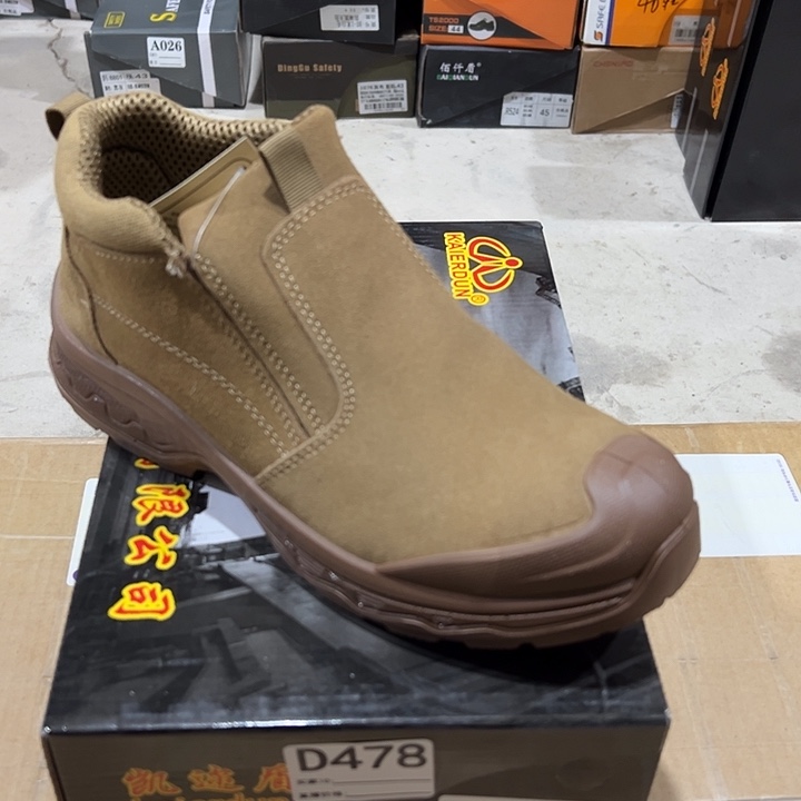 编码478号。42码防砸防刺劳保鞋。