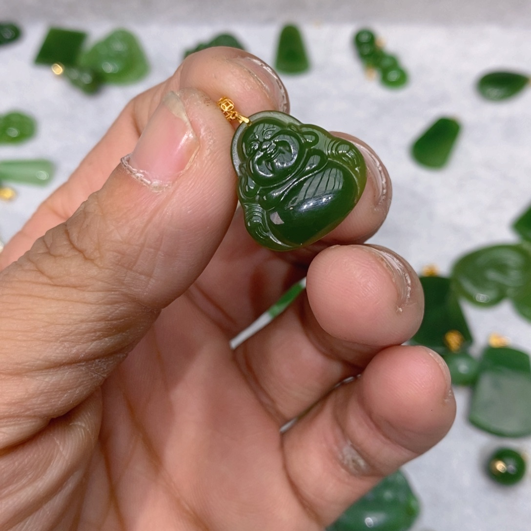 和田玉（碧玉）颈饰18K金镶嵌