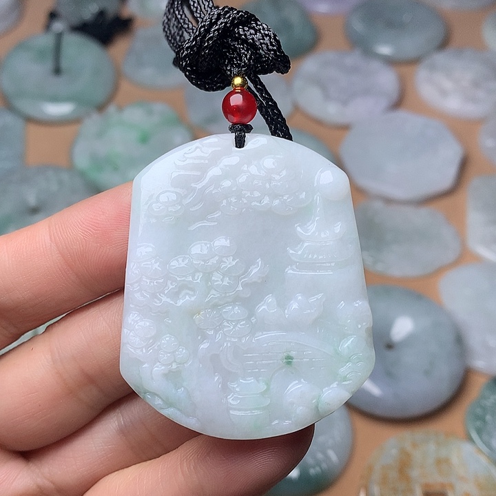 翡翠未镶嵌颈饰山水牌