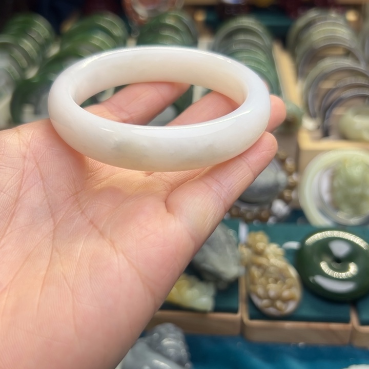 和田玉手镯未镶嵌57.5圈围H113