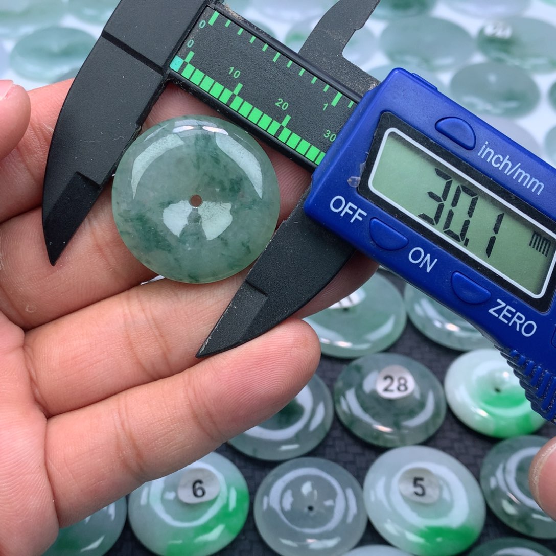 翡翠未镶嵌颈饰缅甸天然A货翡翠