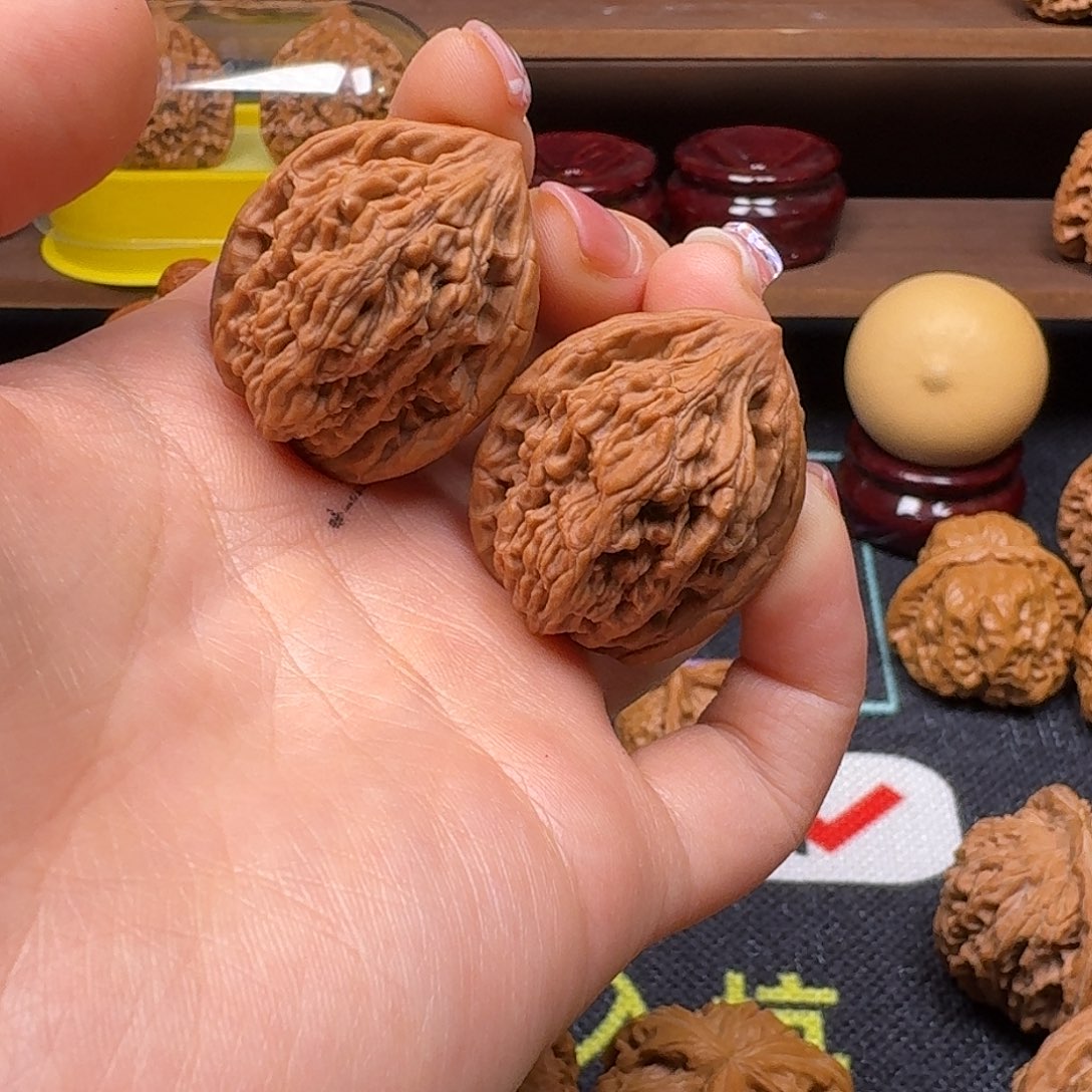 文玩核桃吊坠知**哥30虎头