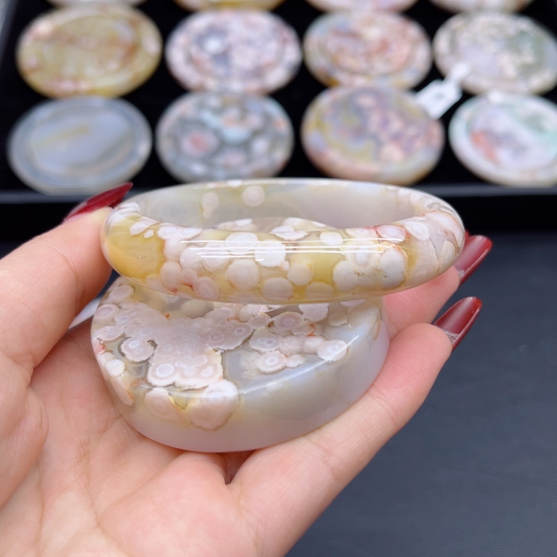 玛瑙/玉髓手镯未镶嵌5859