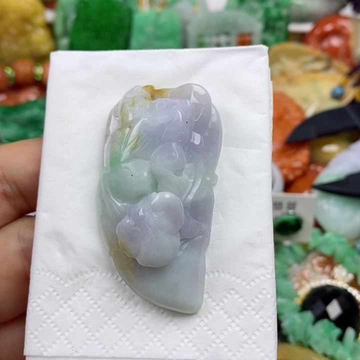 翡翠吊坠(赠链)未镶嵌