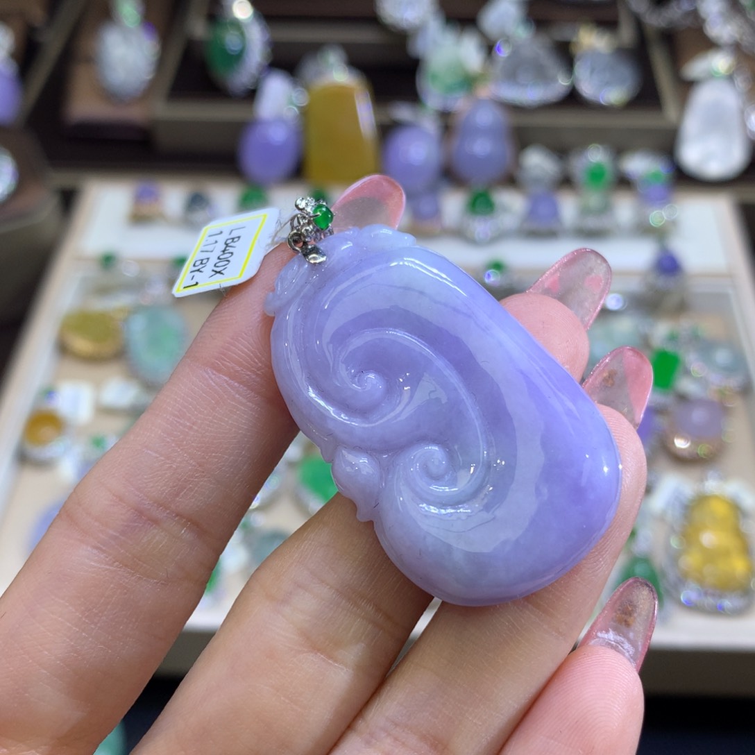 翡翠颈饰18K金镶嵌翡翠