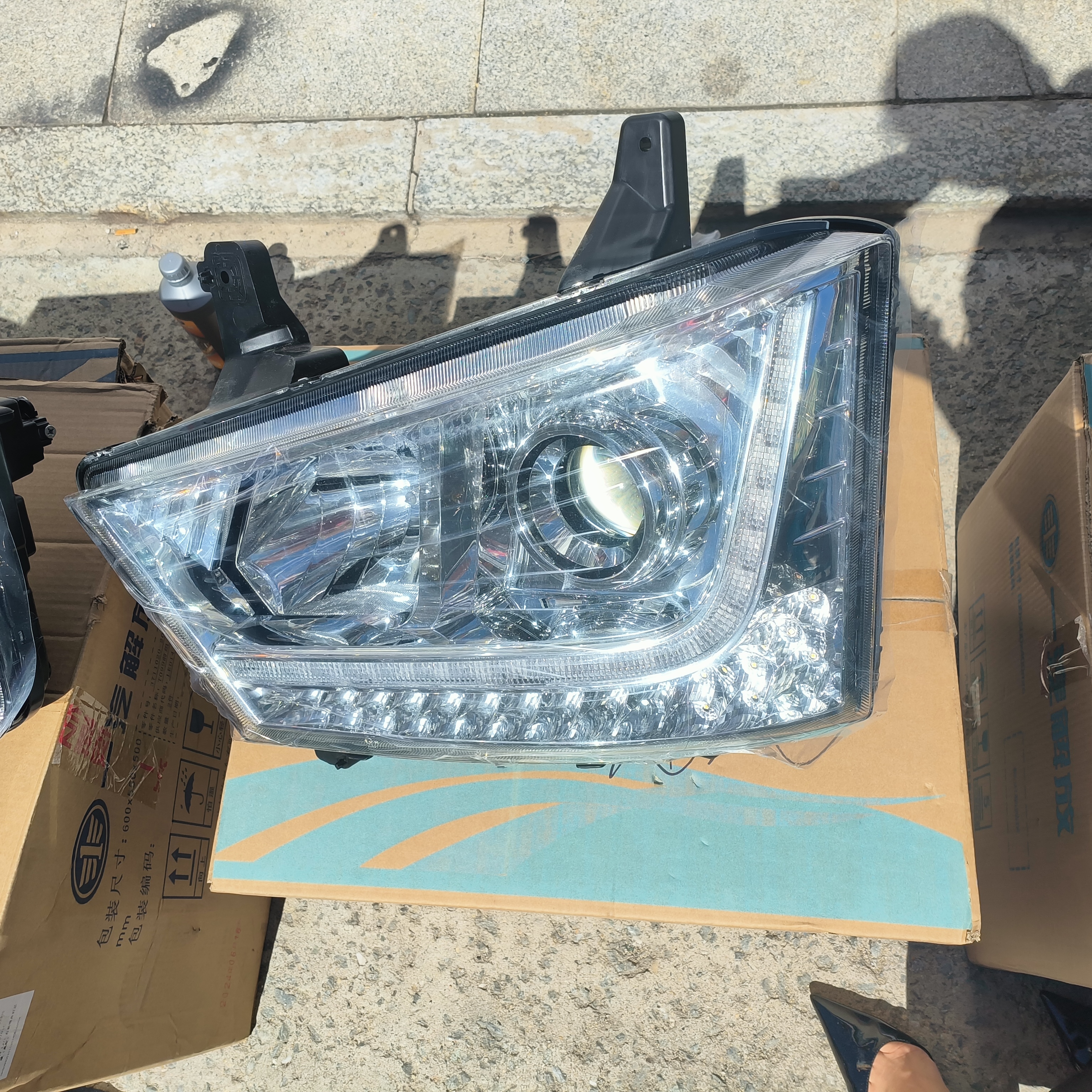 解放原厂j7大灯总成（2000）