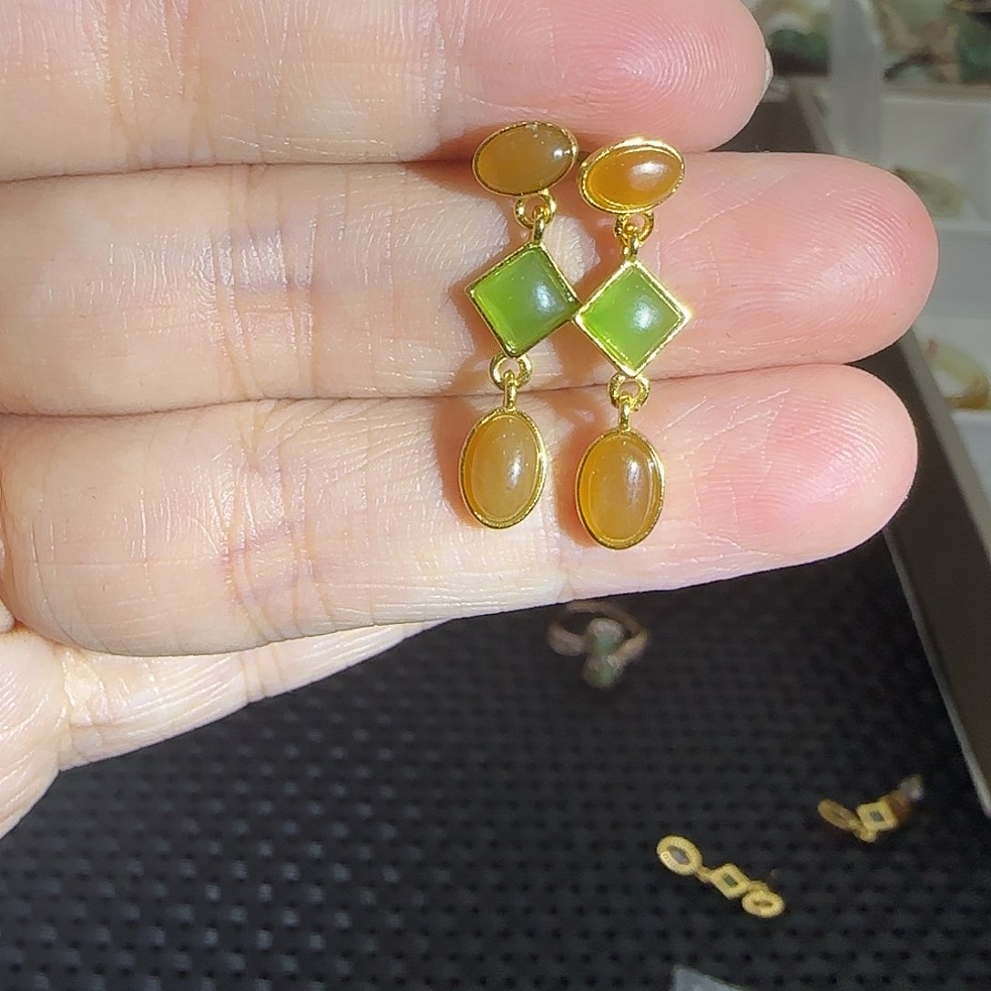 和田玉耳饰未镶嵌